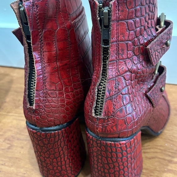 Freebird by Steven Joey Ankle Boot - Picture 5 of 6